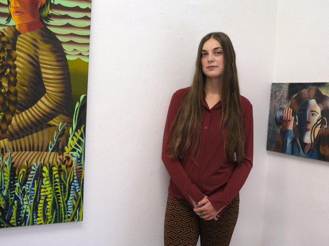 Glorie mezi nejnovějšími díly na nedávné výstavě v galerii Dolmen. | Foto: Archiv Glorie Grünwaldové