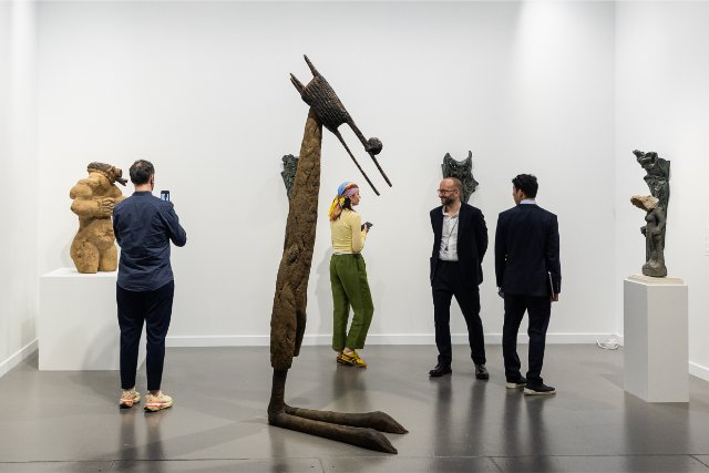 Sběratelé se stále více zaměřují na osobní zájem, filantropii a dlouhodobý vztah k dílu a autorovi. Umění se stále víc stává součástí každodenního života. | Foto: Almine Rech, Ali Cherri, Courtesy of Art Basel