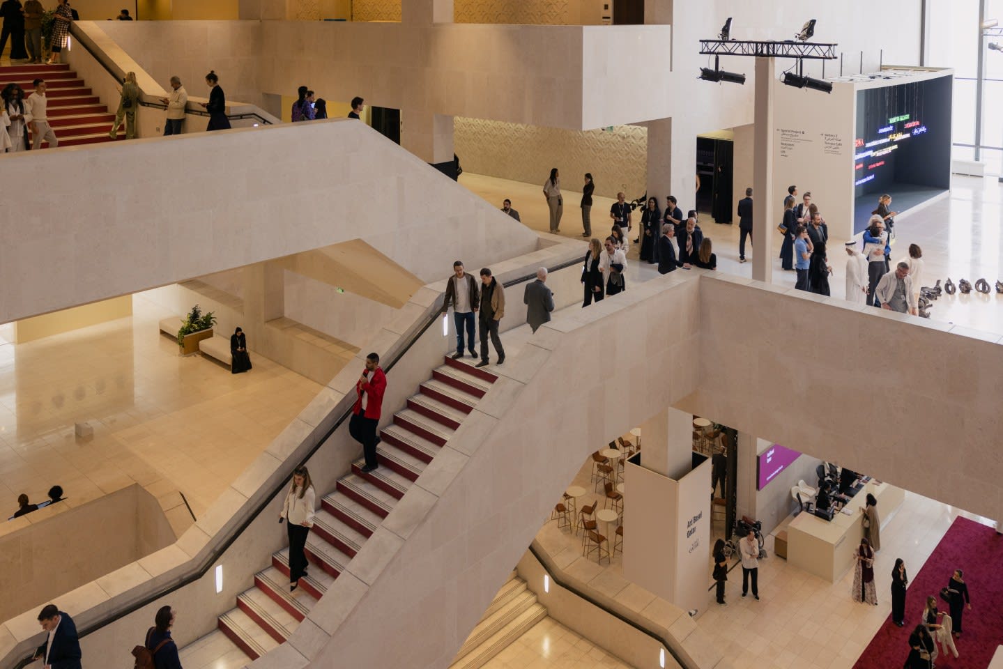 Globální trendy roku 2025: Jak se mění trh s uměním?