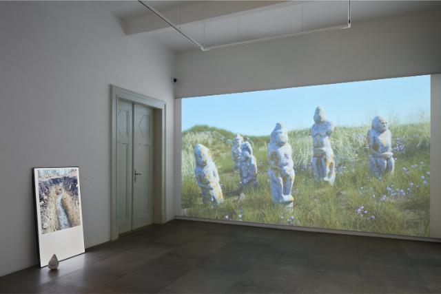Polina Davydenko, Salty Wounds Stony Shells Imprinted Territory, Na bidýlku II, GMUHK. | Foto: Jan Kolsky 
