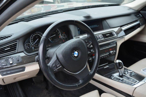 BMW 750i XDRIVE