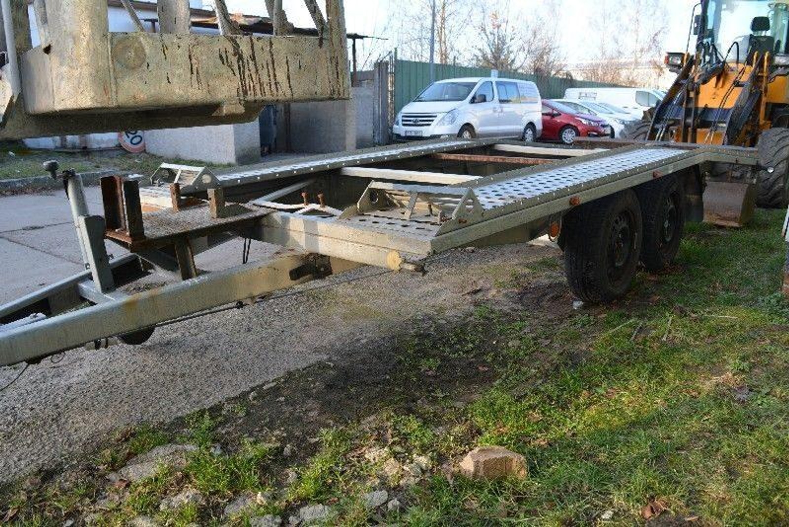PŘÍVĚS NA PŘEPRAVU VOZIDEL MARO MR 08