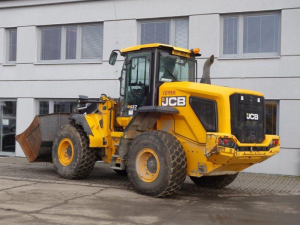 KLOUBOVÝ ČELNÍ NAKLADAČ JCB 437ZX
