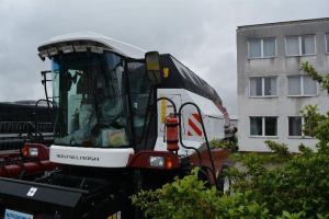 OBILNÝ KOMBAJN ROSTSELMASH VECTOR 425