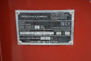 OBILNÝ KOMBAJN ROSTSELMASH VECTOR 425