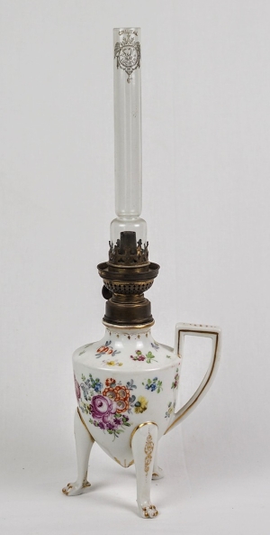 Porcelánová petrolejka