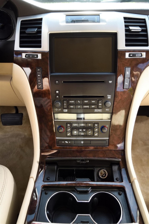 Escalade Cadillac - Cadillac Escalade s podpisom speváčky Madonny v interiéri vozidla (Nulová aukčná prirážka)