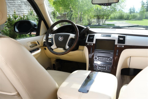 Escalade Cadillac - Cadillac Escalade s podpisom speváčky Madonny v interiéri vozidla (Nulová aukčná prirážka)