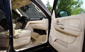 Escalade Cadillac - Cadillac Escalade s podpisom speváčky Madonny v interiéri vozidla (Nulová aukčná prirážka)