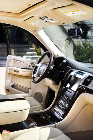 Escalade Cadillac - Cadillac Escalade s podpisom speváčky Madonny v interiéri vozidla (Nulová aukčná prirážka)