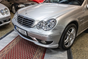 Mercedes-Benz C32 AMG