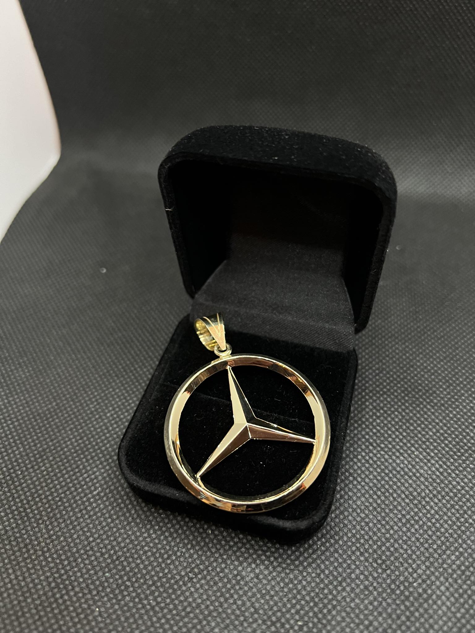 Zlatý přívěšek Mercedes 14kt