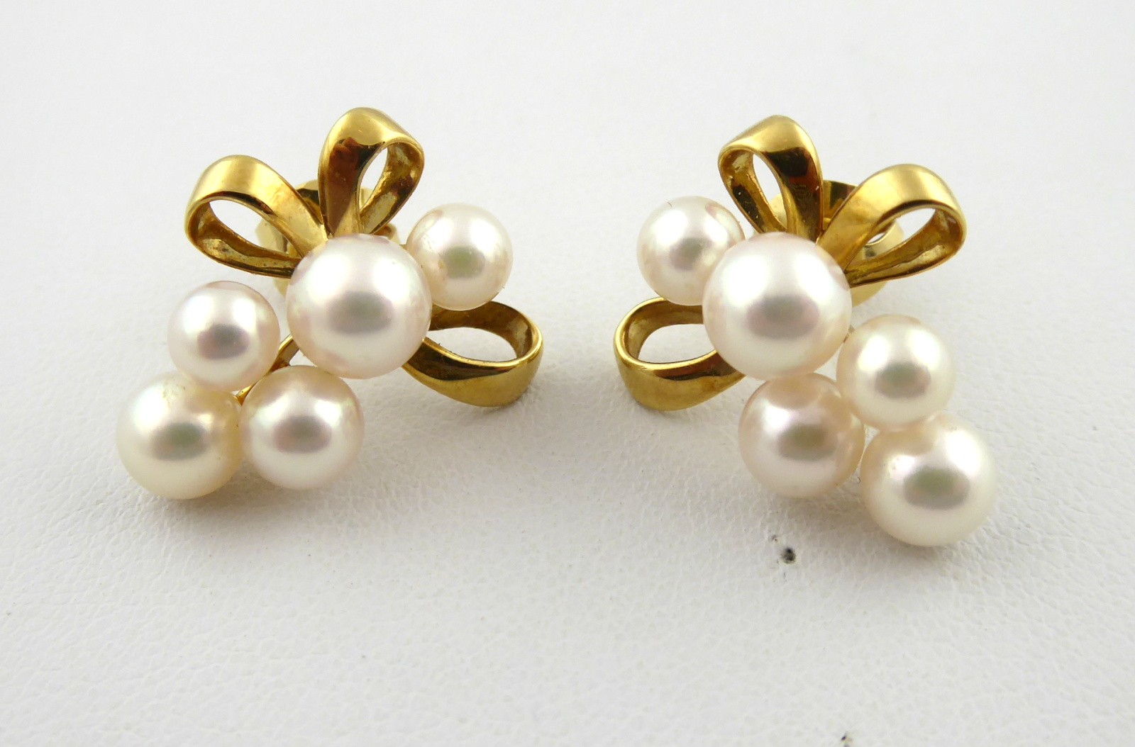 ZLATÉ NÁUŠNICE S 10 MOŘSKÝMI PERLAMI - MIKIMOTO, TOKIO, JAPONSKO