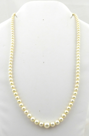NÁHRDELNÍK Z MOŘSKÝCH PEREL - MIKIMOTO, TOKIO, JAPONSKO