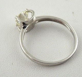PRSTEN SE SOLITÉRNÍM PŘÍRODNÍM DIAMANTEM - 0,9 CT