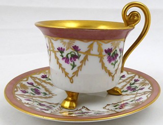 RUČNĚ MALOVANÝ MOKA ŠÁLEK NA NOŽKÁCH - ROSENTHAL