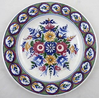 VELKÝ TALÍŘ S KVĚTINAMI - KAREL SKALICKÝ, VYŠKOV