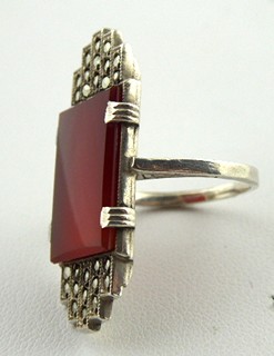 ART DECO STŘÍBRNÝ PRSTEN S PŘÍRODNÍM KARNEOLEM A MARKAZITY
