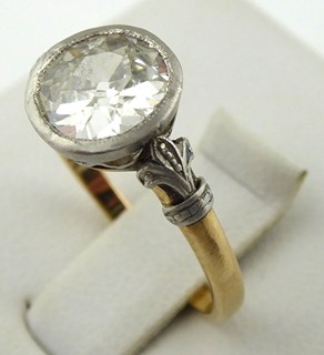 PRSTEN ZE ZLATA A PLATINY S VELKÝM DIAMANTEM - 1,65 CT