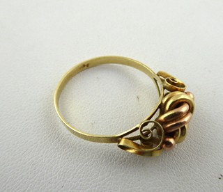 SPLÉTANÝ PRSTEN ZE ŽLUTÉHO A RŮŽOVÉHO ZLATA