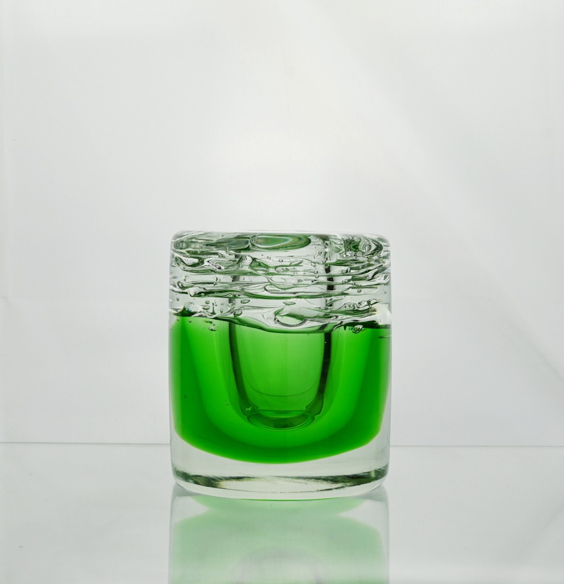 František Vízner - Váza hutní sklo zelená, Škrdlovice