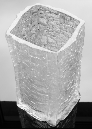 Kengo Kuma (1954) | Váza Yakisugi