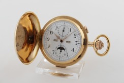 Chronograf s minutovým bitím, lunárem a datumářem