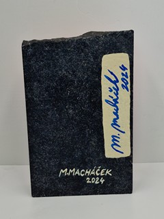 Matěj Macháček (1992) - Název Glowing Hills / Zářivé hory