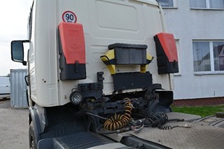 SCANIA R 124L 420