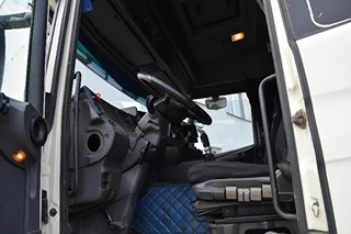SCANIA R 124L 420