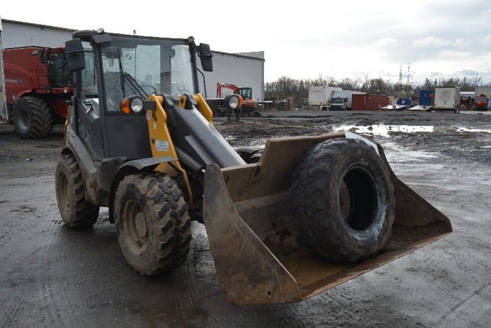 MECALAC AX1000 KOLOVÝ NAKLADAČ