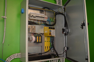 FANUC ARC MATE 120 KOVOBRÁBĚCÍ A OBRÁBĚCÍ TECHNIKA