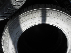 ZIMNÍ PNEU BRIDGESTONE   BLIZZAK 235/60x17 102H