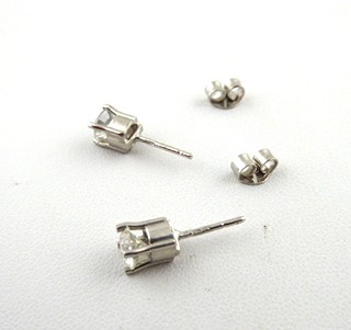 NÁUŠNICE Z BÍLÉHO ZLATA S PŘÍRODNÍMI DIAMANTY 0,97 CT