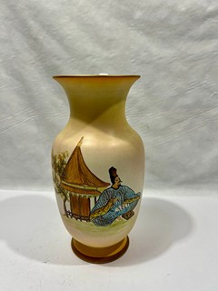 Stará japonská porcelánová váza