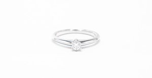 Platinový prsten s diamantem, Tiffany & Co., původní etuje