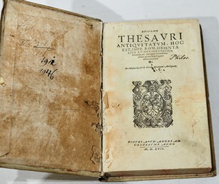 1557 Andreas Gesnerum F., Tiguri - Ztělesnění pokladu starověku