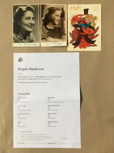 Herečky (Májová Stela, Glázrová Marie, Holubová Eva, Maděrová Magda - konvolut podpisů