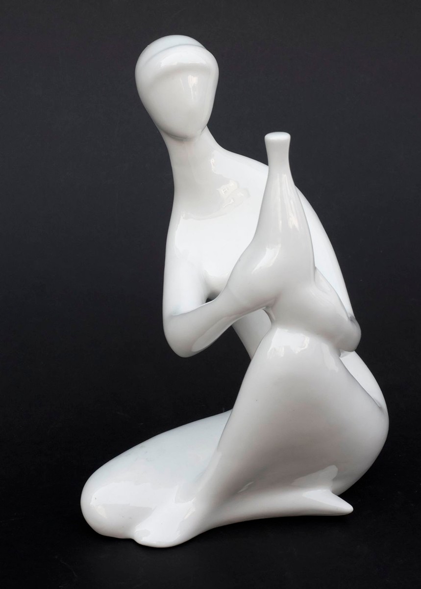 Forejtová Jitka (1923-1996) - Plastika Sedící dívka s vázou - 7