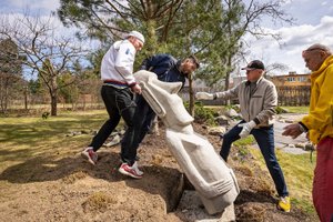 Ing. Pavel Pavel - Moai z ostrova Rapa Nui – velká