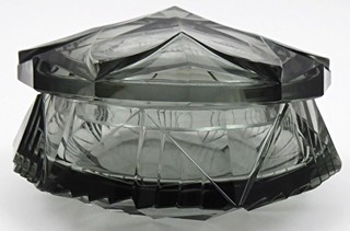 ART DECO DÓZA Z KOUŘOVÉHO SKLA - RUDOLF HLOUŠEK, ŽELEZNÝ BROD