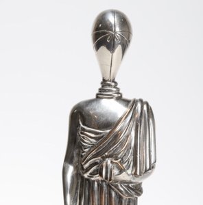 Giorgio Chiricco (1888 - 1978) - Můza - "Musa con colonna spezzata"