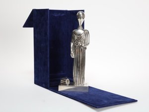 Giorgio Chiricco (1888 - 1978) - Můza - "Musa con colonna spezzata"