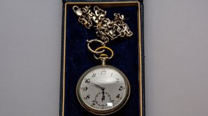 Kapesní hodinky Doxa 1965 s řetízkem v originální krabičce