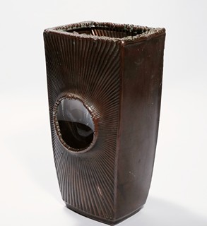 Rudolf Jurnikl (1928) - Váza “Osaka” v kovové montáži