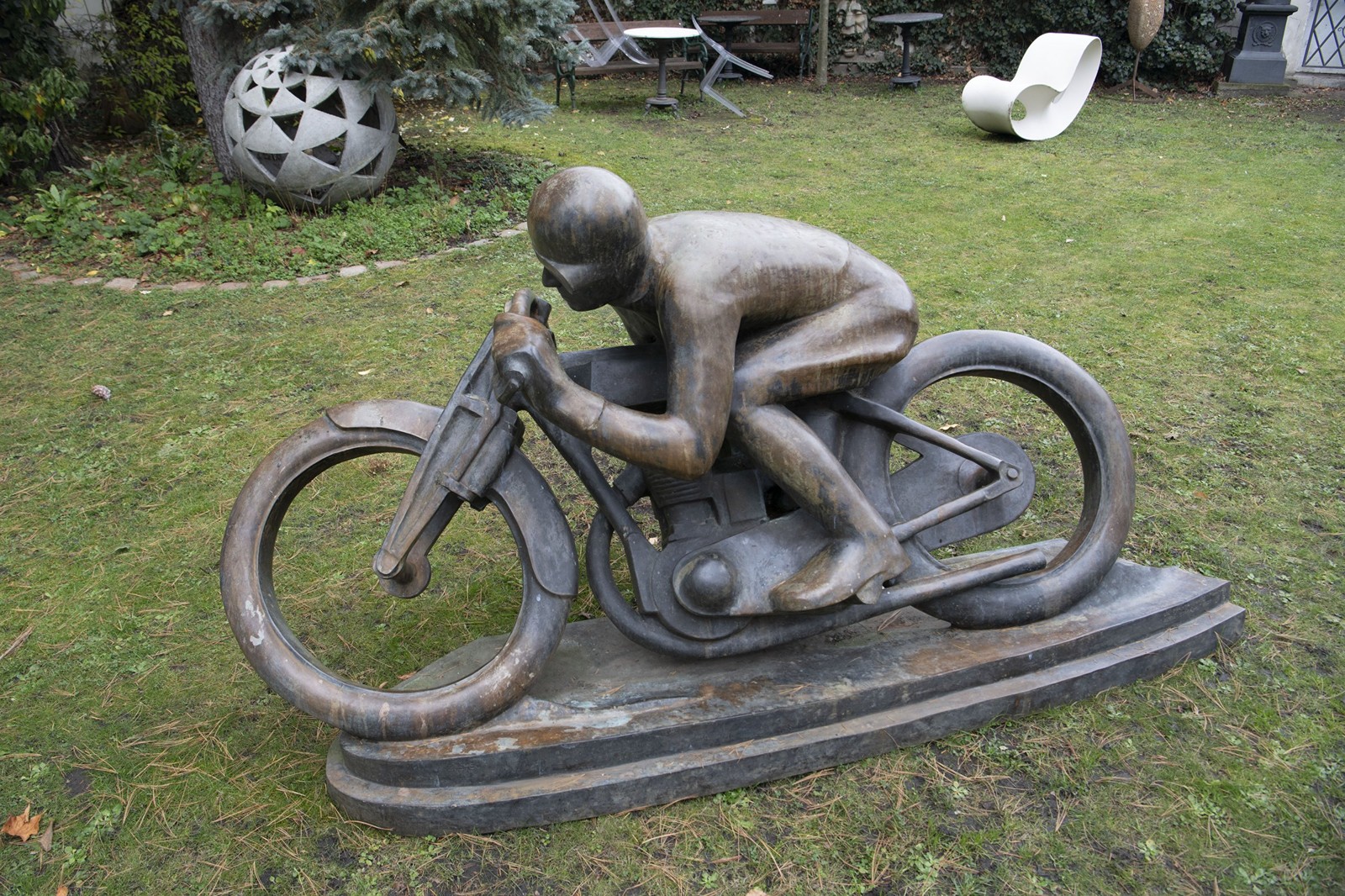 OTAKAR ŠVEC 1892 - 1955 - MOTOCYKLISTA (SLUNEČNÍ PAPRSEK)