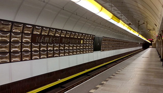 Václav Cigler (1929) - Obrazovka (kachle) pro pražské metro - Náměstí Republiky CZ