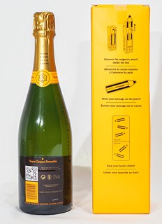 Champagne  Veuve Clicquot Ponsardin Brut + box s magnetickým přáním  0,75 l