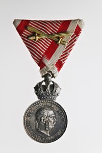 František Josef I. Signum Laudis, stříbro, původní etue