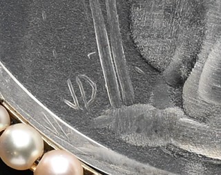 Josef Drahoňovský (1877 - 1938) - Glyptika, Dívka